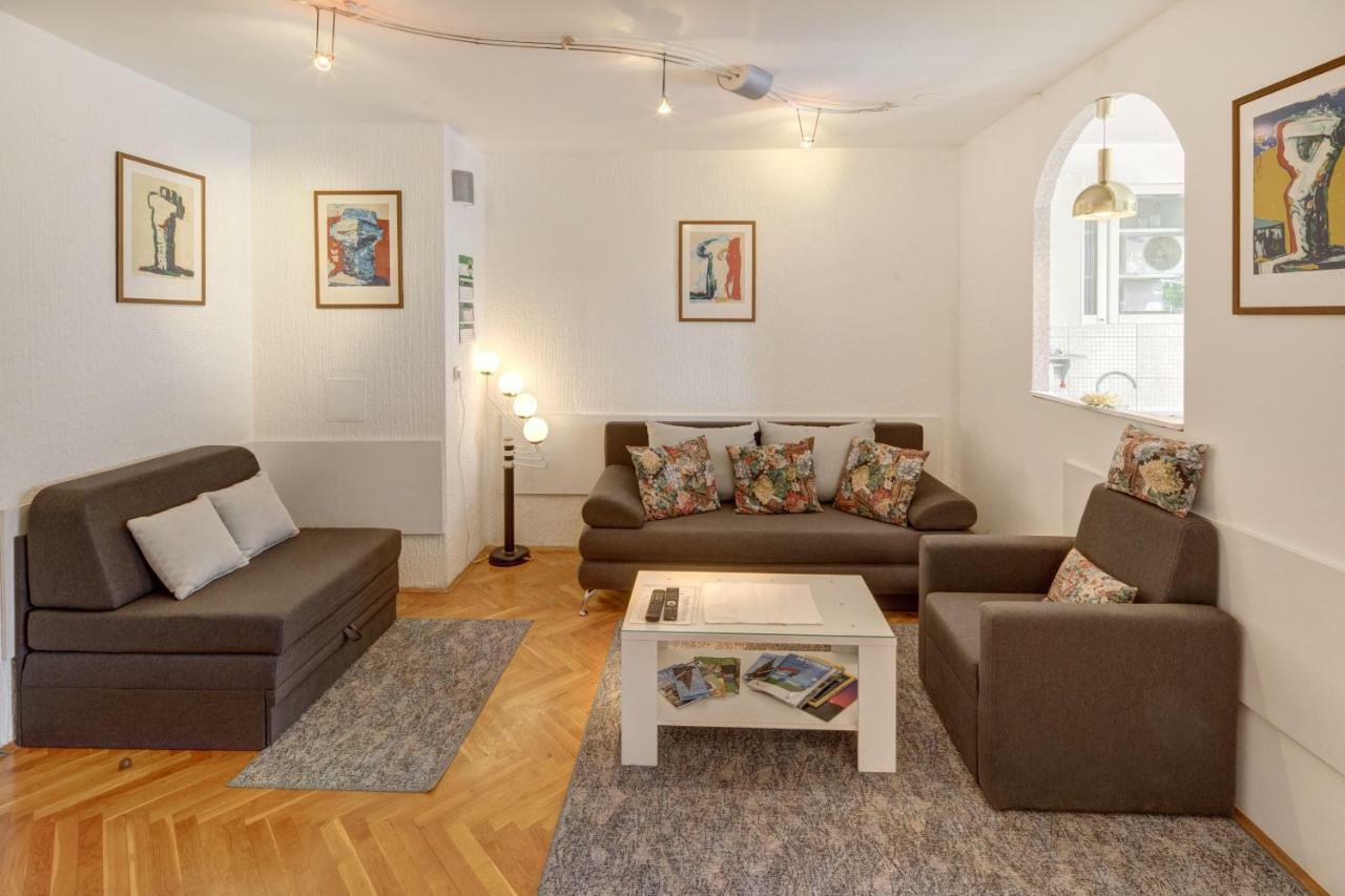 Apartman Осиек Екстериор снимка