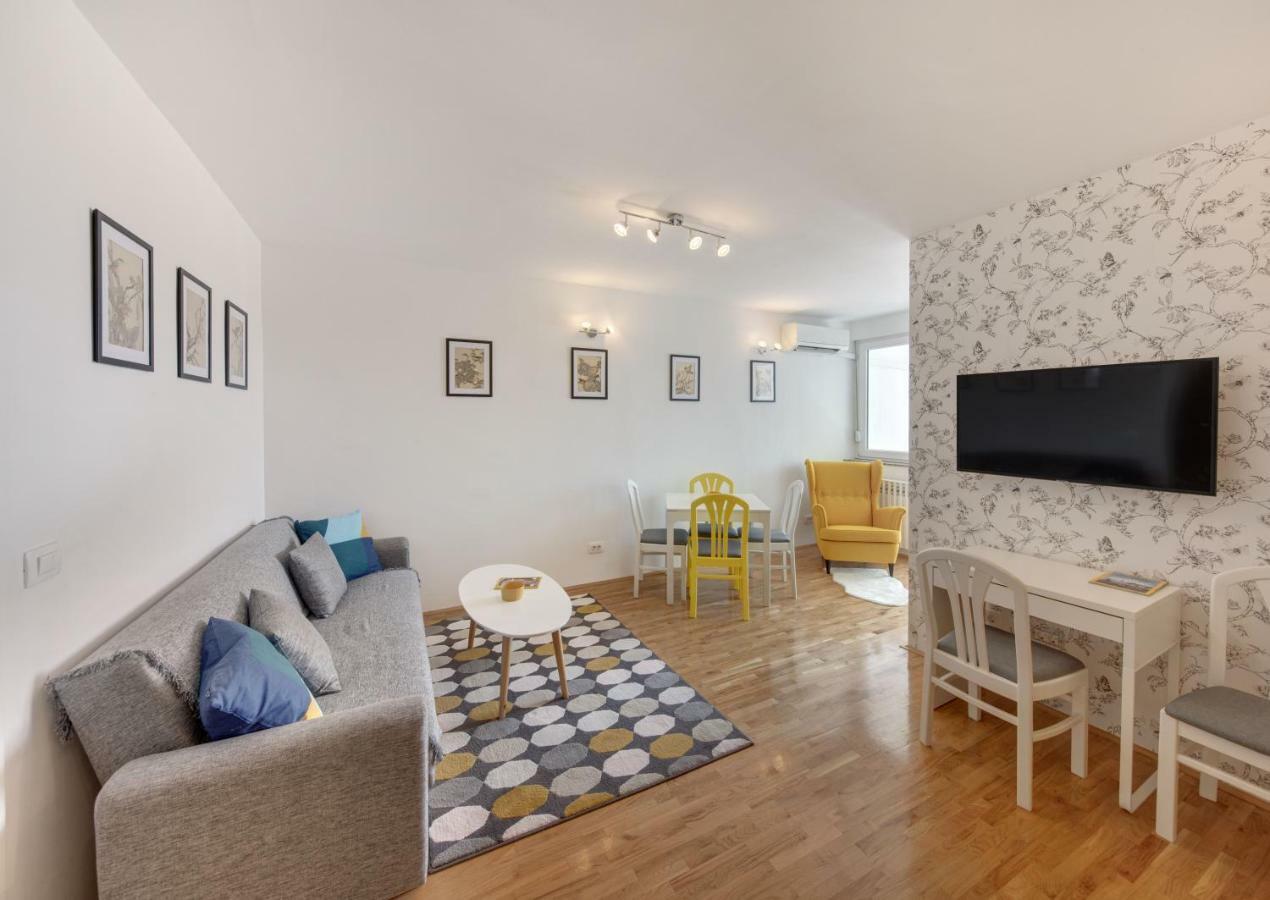 Apartman Осиек Екстериор снимка