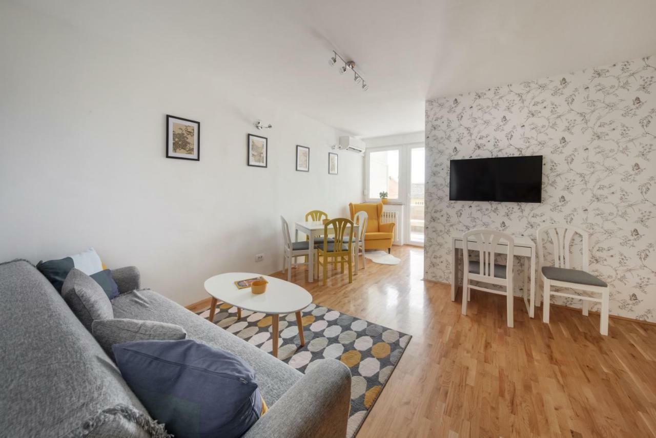 Apartman Осиек Екстериор снимка